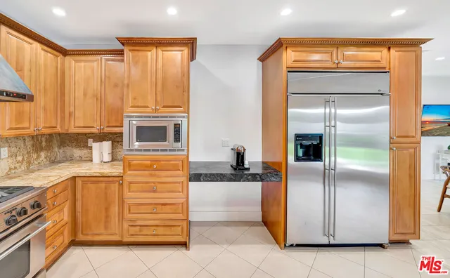 $7,950 | 14916 Hesby Street, Sherman Oaks, CA 91403