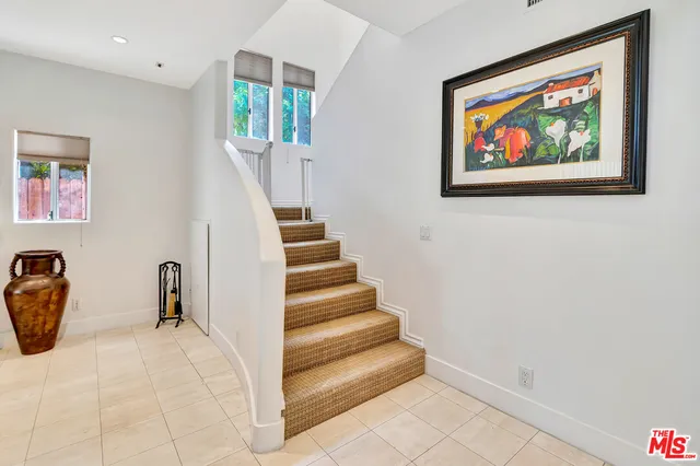 $7,950 | 14916 Hesby Street, Sherman Oaks, CA 91403