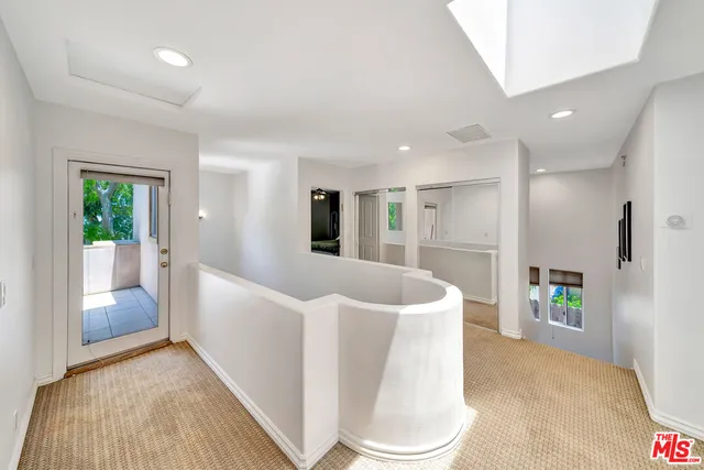 $7,950 | 14916 Hesby Street, Sherman Oaks, CA 91403