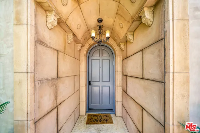 $7,950 | 14916 Hesby Street, Sherman Oaks, CA 91403