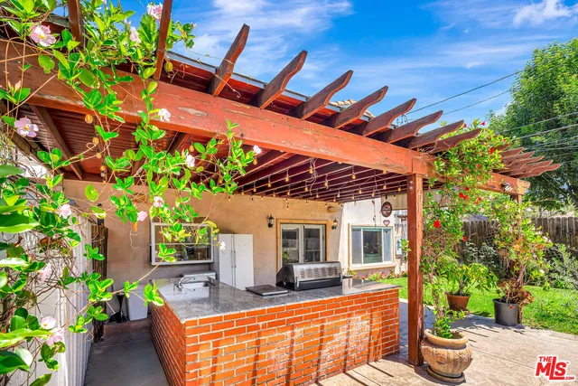 $7,950 | 14916 Hesby Street, Sherman Oaks, CA 91403