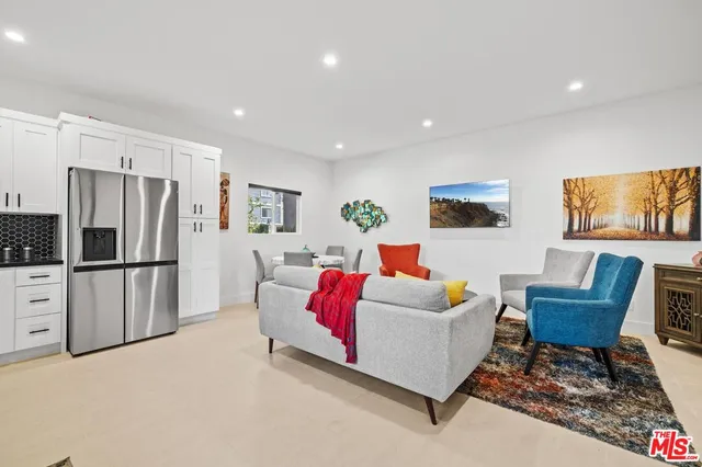 $7,950 | 14916 Hesby Street, Sherman Oaks, CA 91403