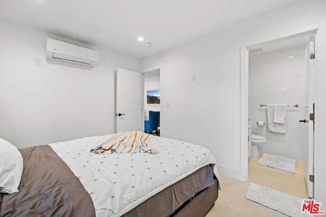 $7,950 | 14916 Hesby Street, Sherman Oaks, CA 91403