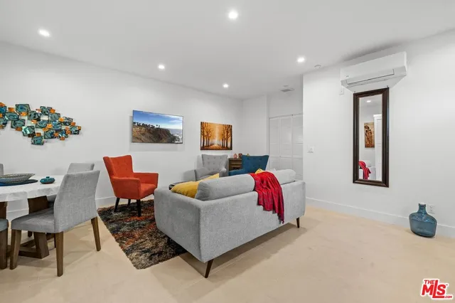 $7,950 | 14916 Hesby Street, Sherman Oaks, CA 91403