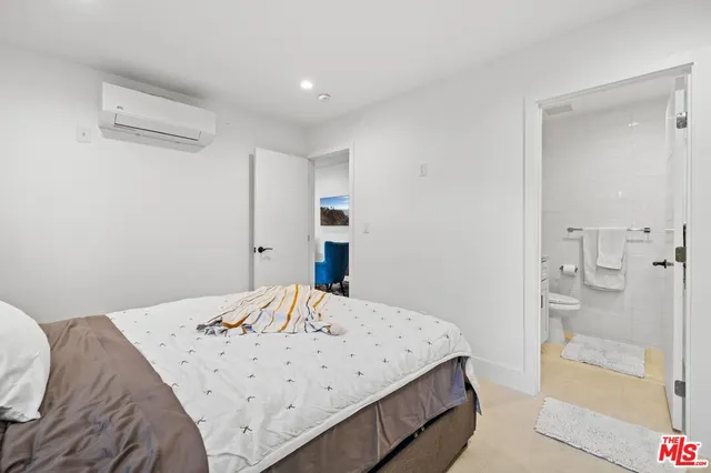 $7,950 | 14916 Hesby Street, Sherman Oaks, CA 91403