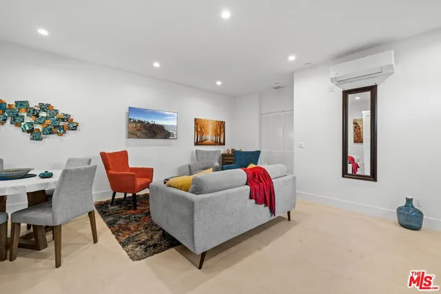 $7,950 | 14916 Hesby Street, Sherman Oaks, CA 91403