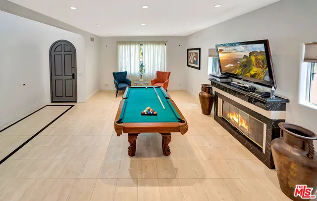 $7,950 | 14916 Hesby Street, Sherman Oaks, CA 91403