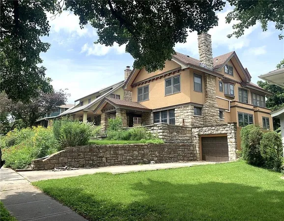$650,000 | 18 West Concord Avenue, Kansas City, MO 64112