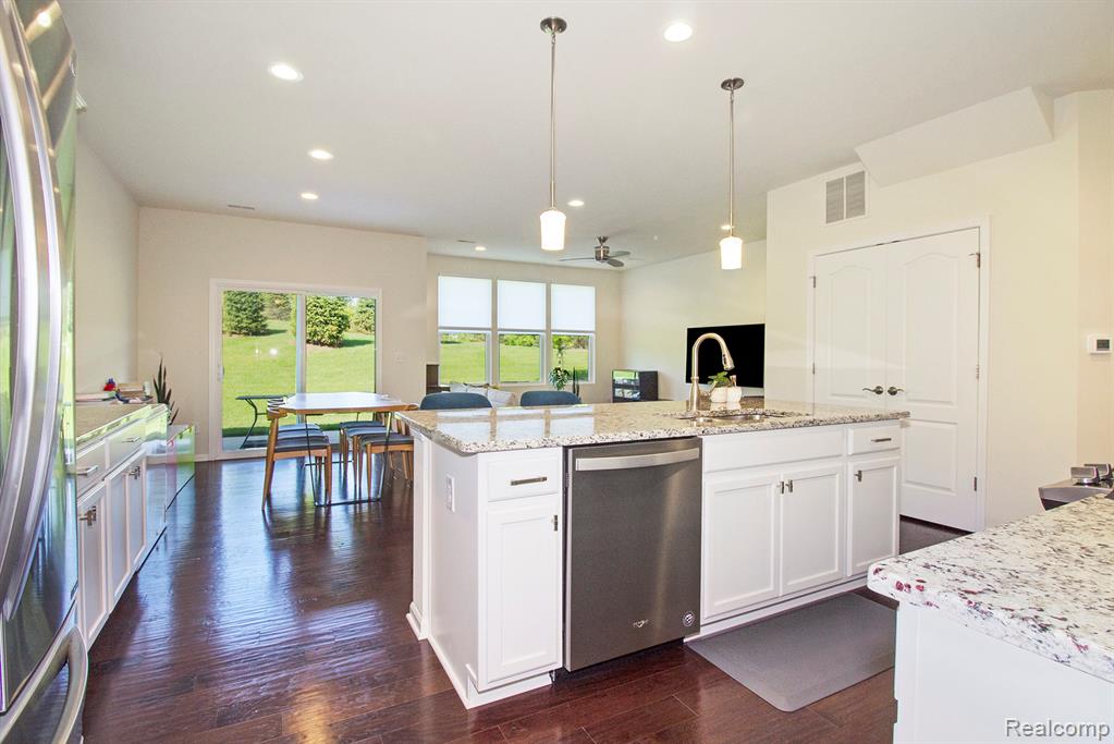 24727 Ivy Road Novi, MI 48375 - Photo 8 of 26