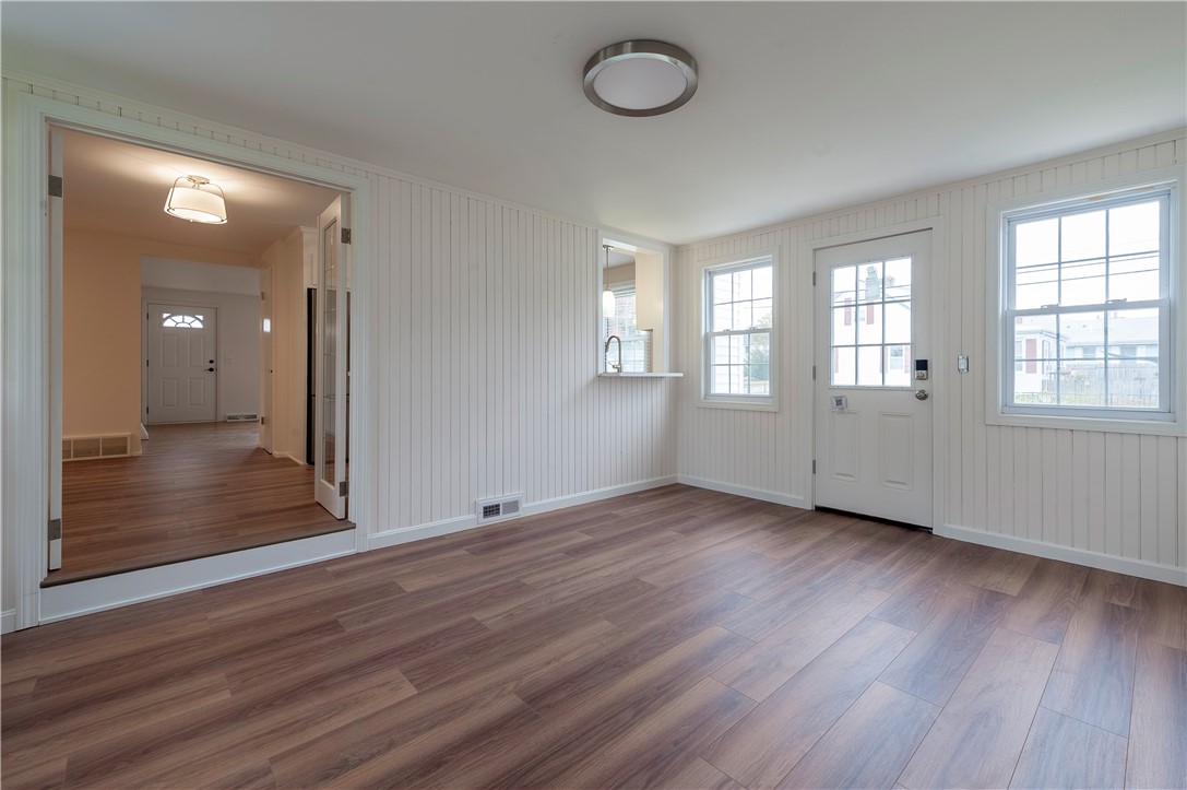 120 Rowe Avenue Pawtucket, RI 02861 - Photo 14 of 33