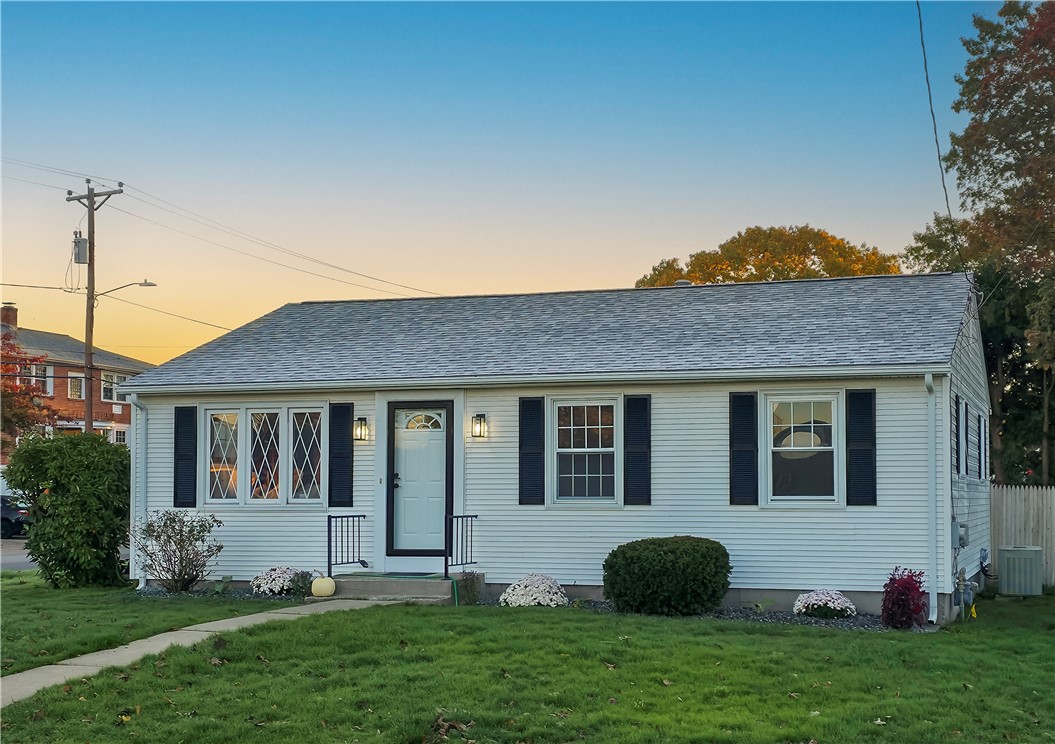 120 Rowe Avenue Pawtucket, RI 02861 - Photo 30 of 33