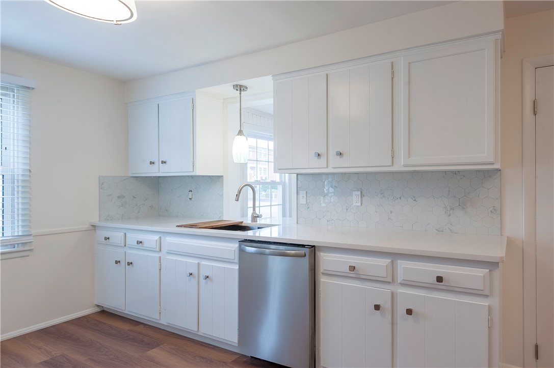 120 Rowe Avenue Pawtucket, RI 02861 - Photo 4 of 33