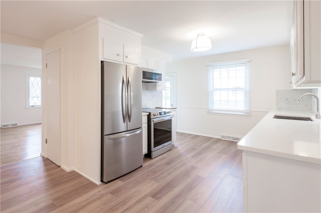 120 Rowe Avenue Pawtucket, RI 02861 - Photo 5 of 33