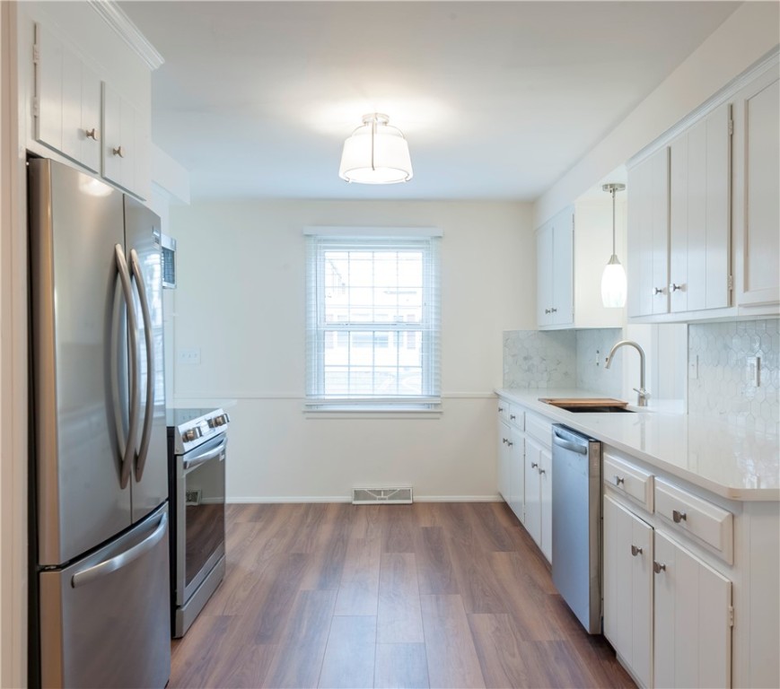 120 Rowe Avenue Pawtucket, RI 02861 - Photo 7 of 33