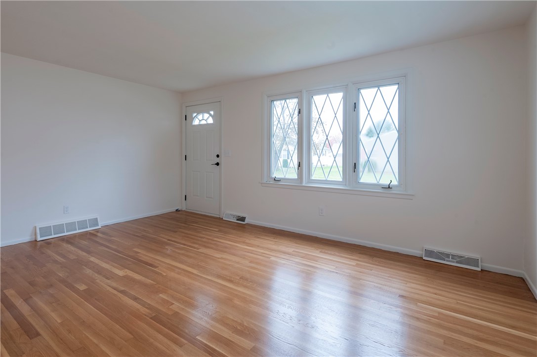 120 Rowe Avenue Pawtucket, RI 02861 - Photo 10 of 33