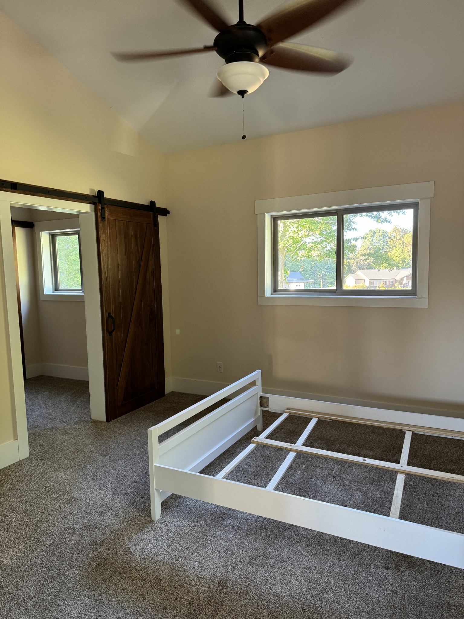 4451 Airport Road Springfield, TN 37172 - Photo 18 of 31 a room that has a bed and a window