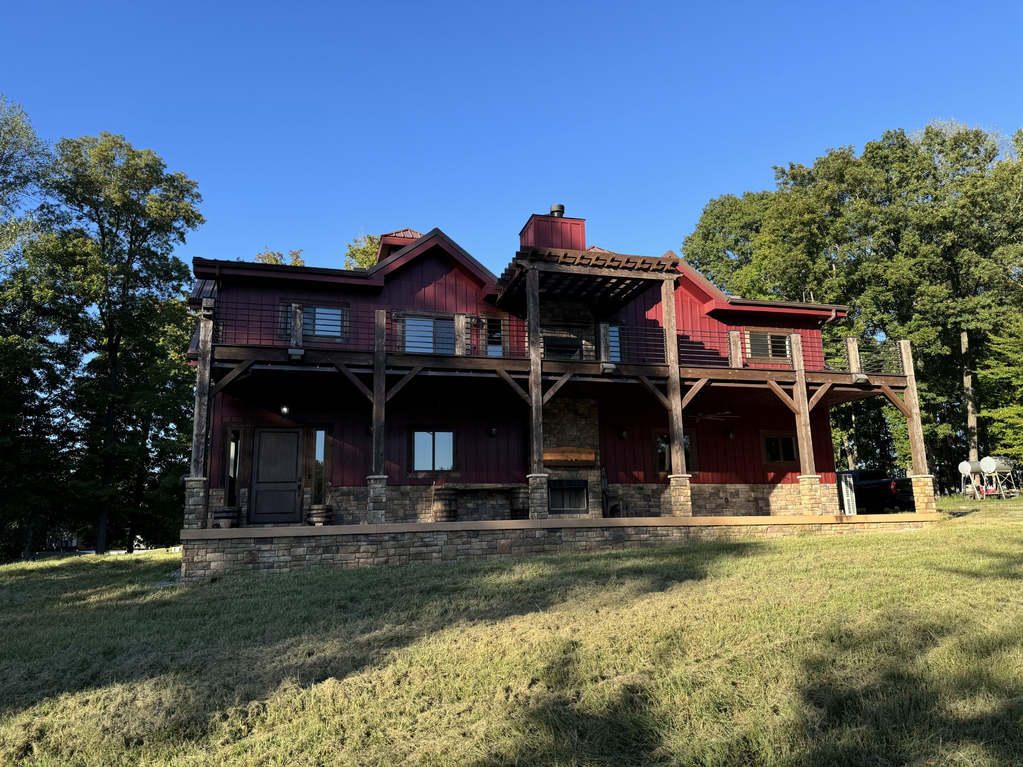 4451 Airport Road Springfield, TN 37172 - Photo 2 of 31 a front view of a house with garden