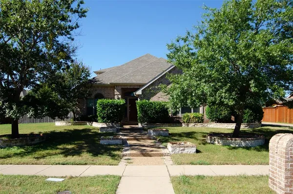 $2,600 | 907 Mustang Ridge Drive, Murphy, TX 75094