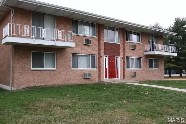$375,000 | 7408 Burcke Drive, Hazelwood, MO 63042