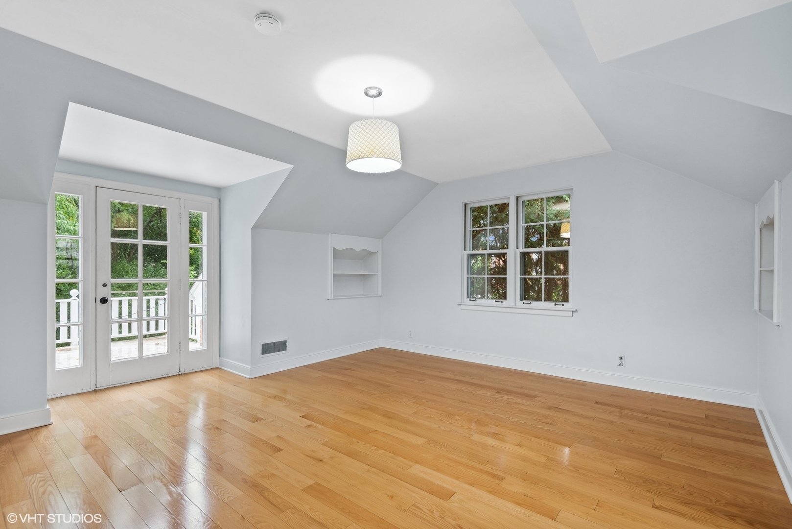915 Pawnee Road Wilmette, IL 60091 - Photo 18 of 39 a view of an empty room with a window