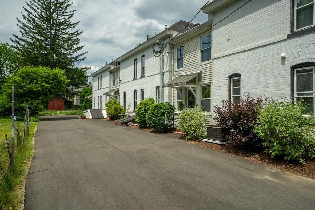 27 Lyman Road, Unit A Northampton, MA 01060 - Photo 20 of 24 Gallery Image 20