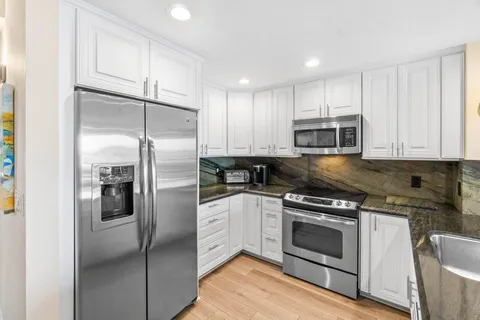 $1,250,000 | 3602 South Ocean Boulevard, Unit 104, Highland Beach, FL 33487