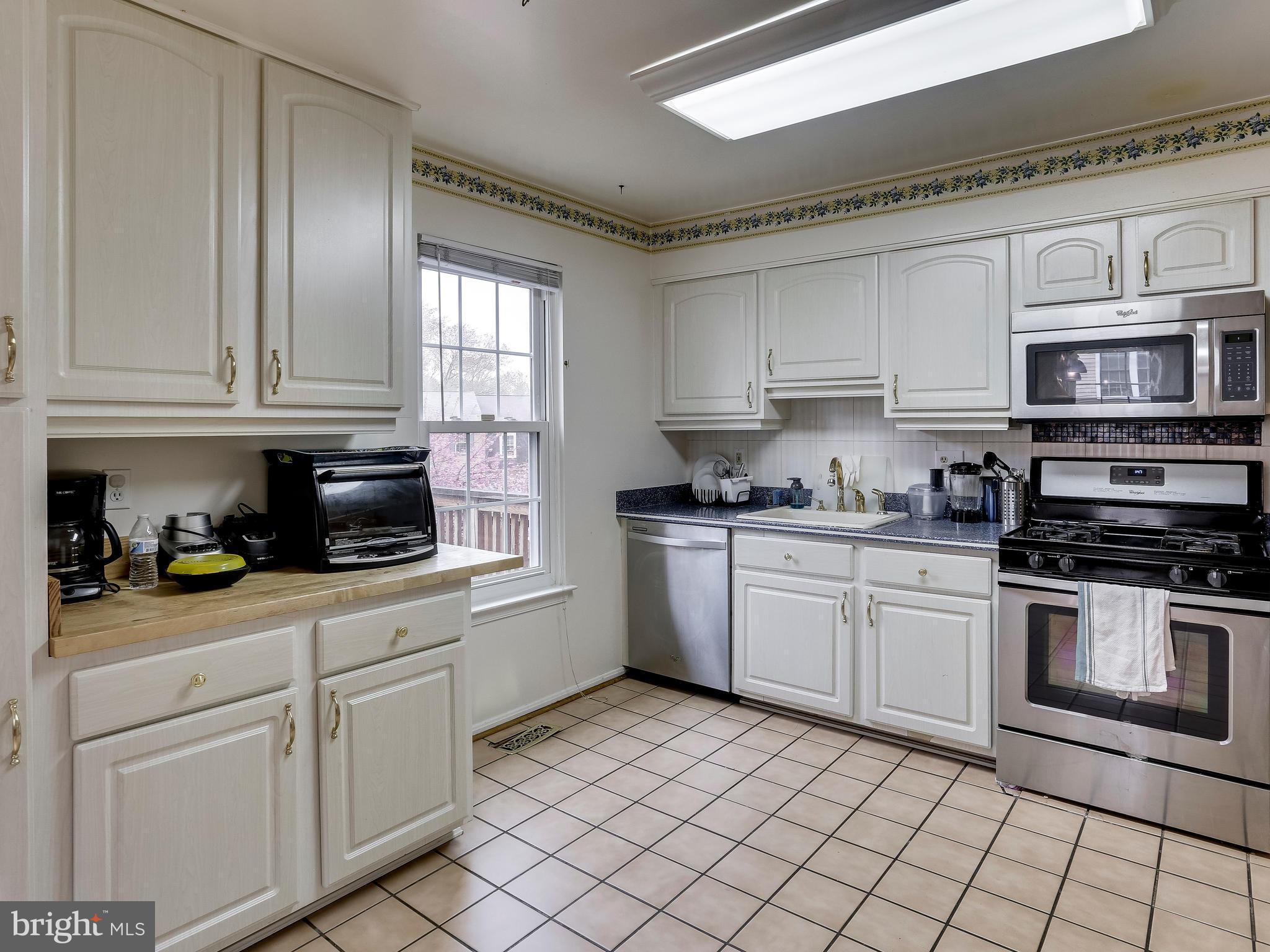 7763 Asterella Court Springfield, VA 22152 - Photo 4 of 30 Kitchen