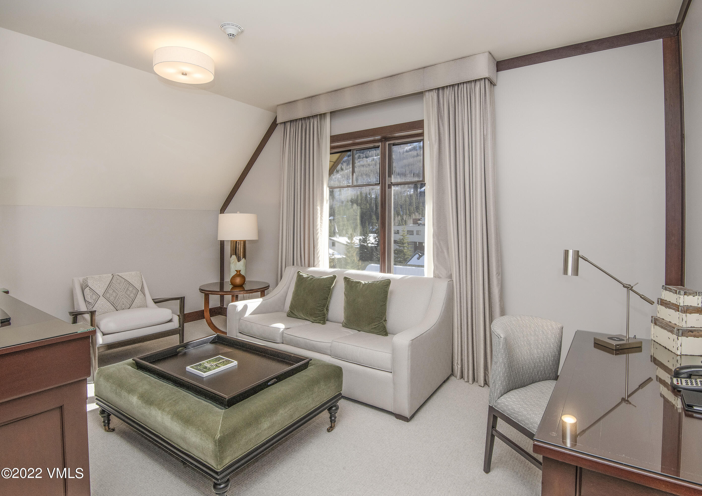 1 Vail Road, Unit 8101H Vail, CO 81657 - Photo 10 of 21 Four-Season-8101-MLS_11