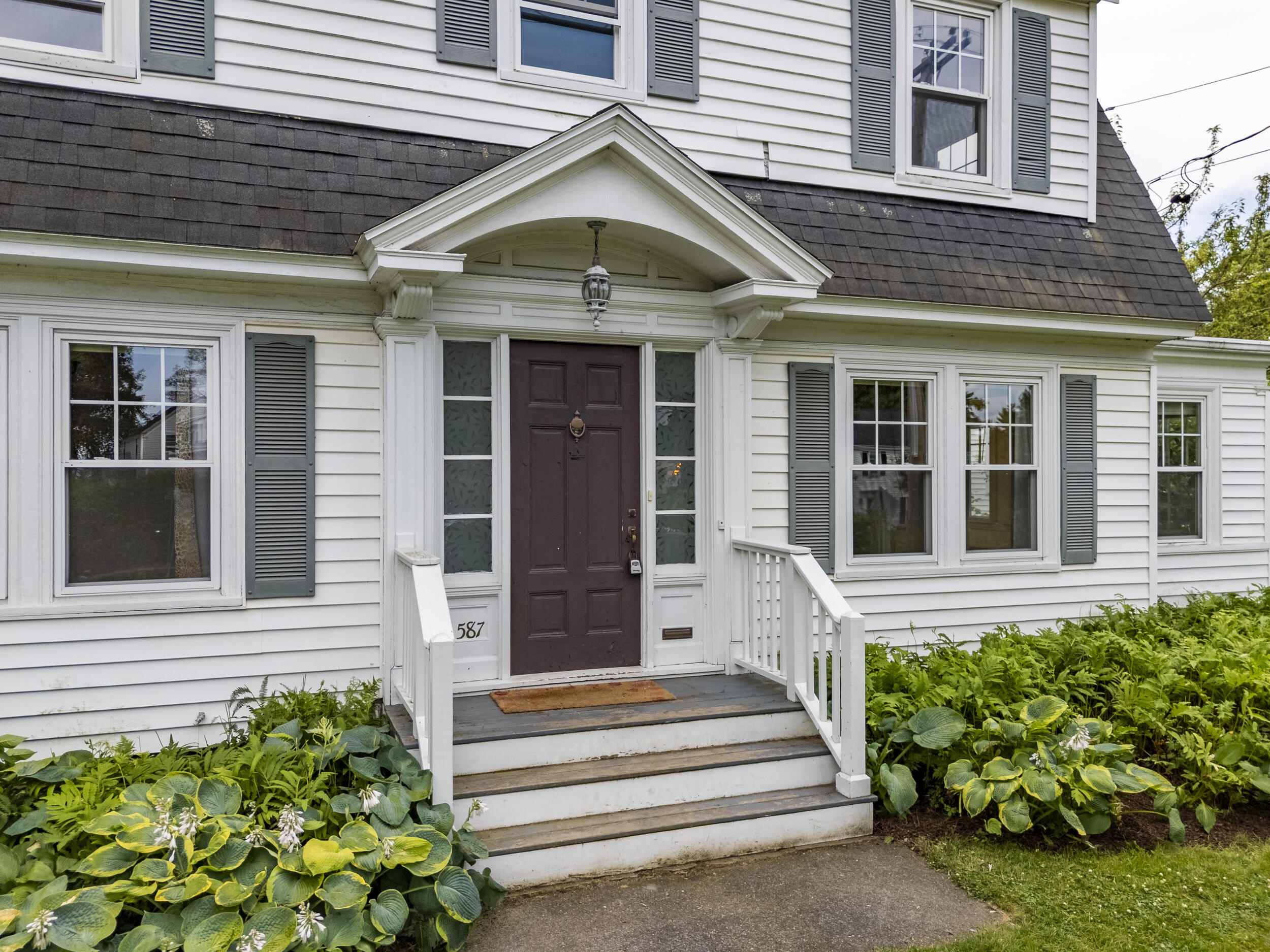 587 Shore Road Cape Elizabeth, ME 04107 - Photo 4 of 35 587shore-11