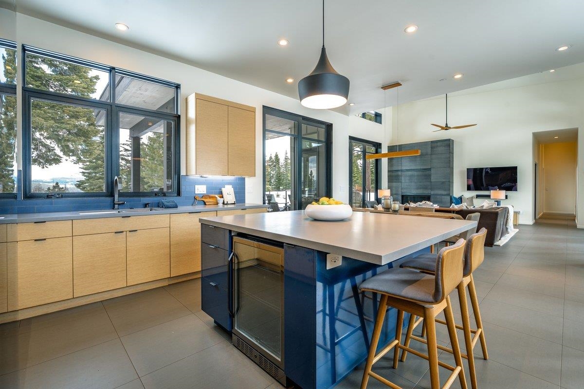 10529 Aspenwood Road Truckee, CA 96161 - Photo 13 of 28