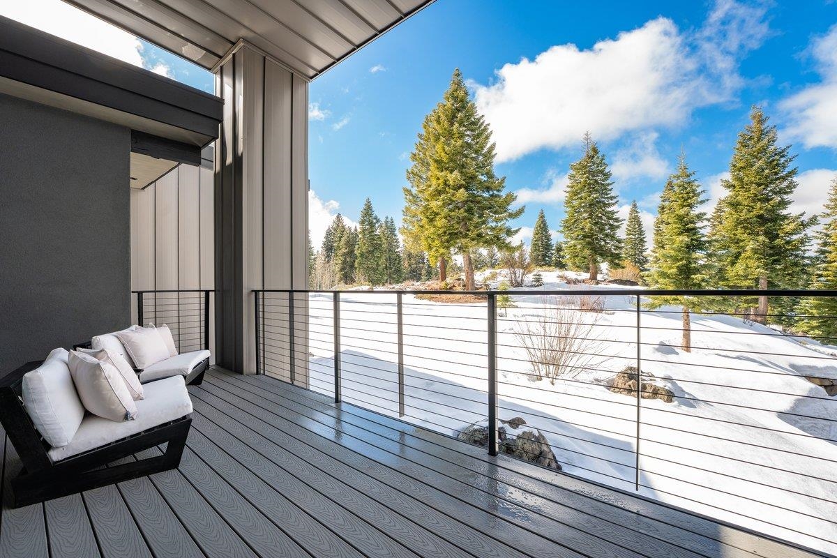10529 Aspenwood Road Truckee, CA 96161 - Photo 4 of 28