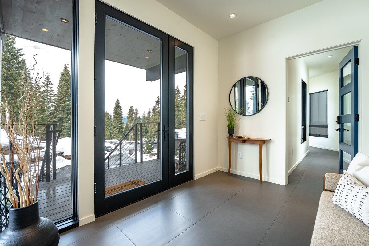 10529 Aspenwood Road Truckee, CA 96161 - Photo 5 of 28