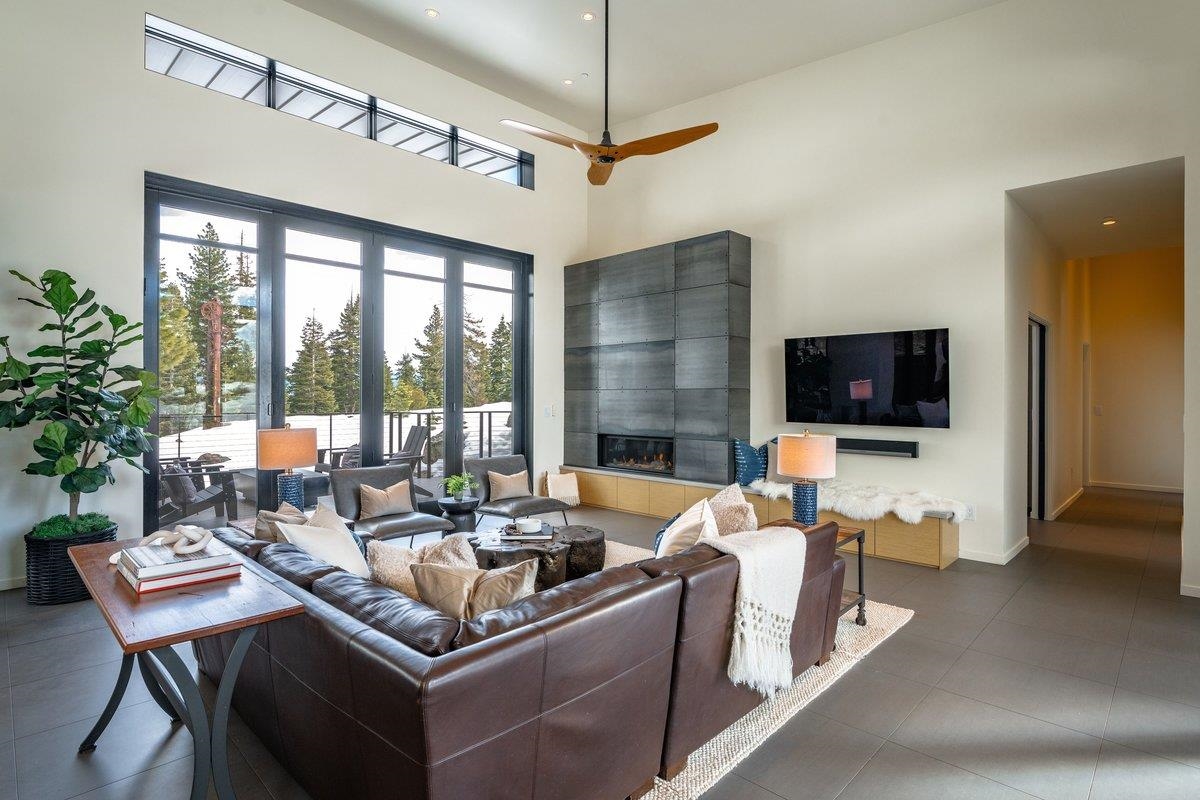 10529 Aspenwood Road Truckee, CA 96161 - Photo 7 of 28