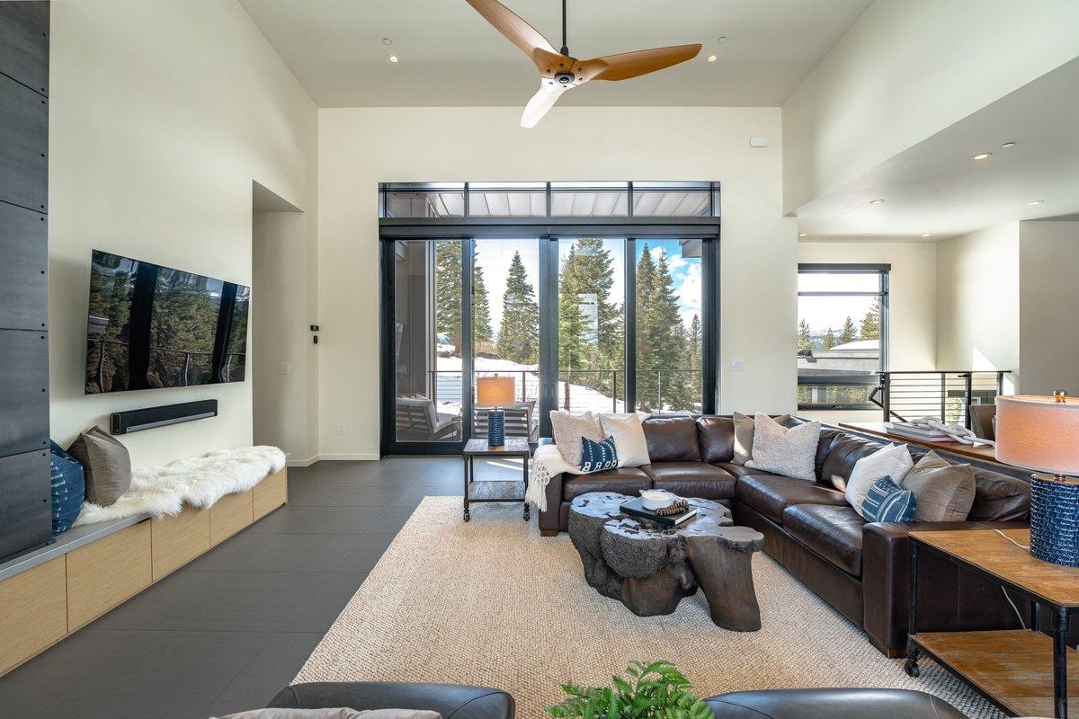 10529 Aspenwood Road Truckee, CA 96161 - Photo 8 of 28