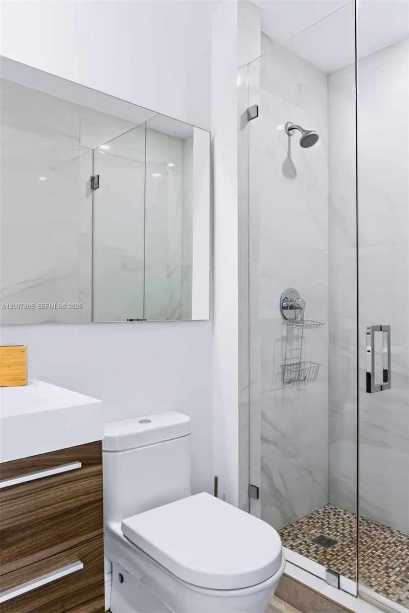 330 Glenridge Road Key Biscayne, FL 33149 - Photo 10 of 27 Gallery Image 10