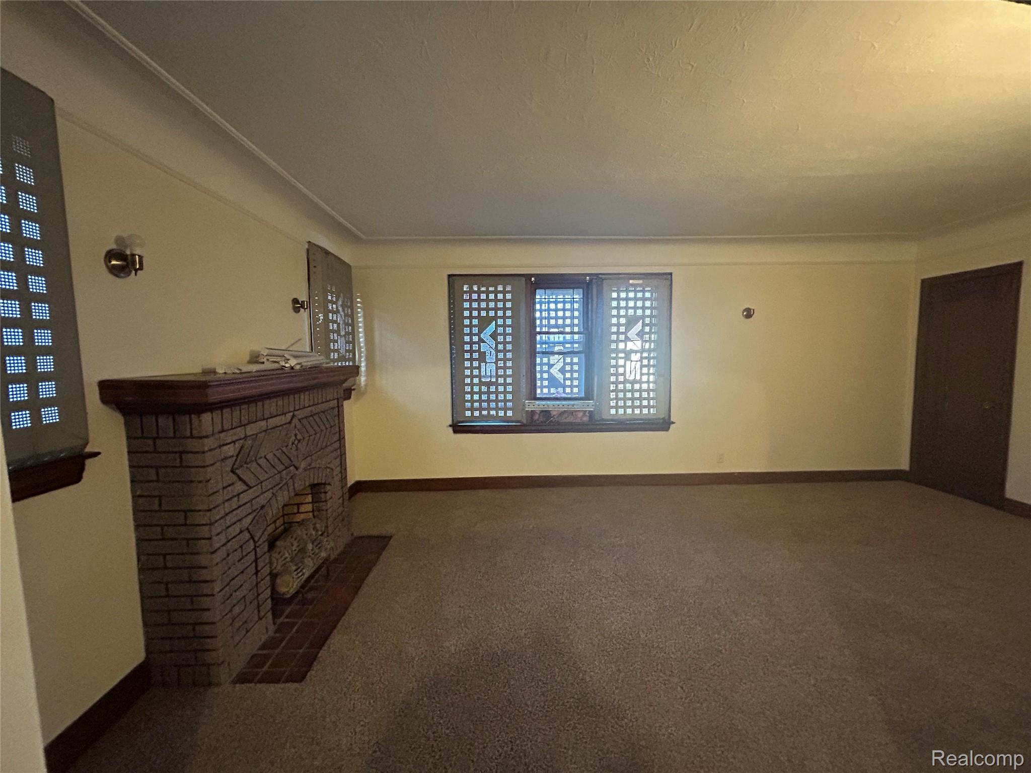 4401 Buckingham Detroit, MI 48224 - Photo 26 of 41 Living room - upper