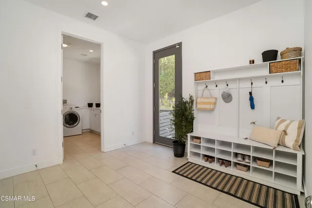 $20,000 | 19067 Sprague Street, Tarzana, CA 91356