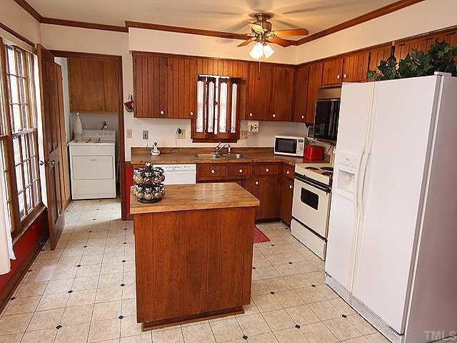 7308 Mill Ridge Road Raleigh, NC 27613 - Photo 4 of 11 Perfect Layout for Family Cooking