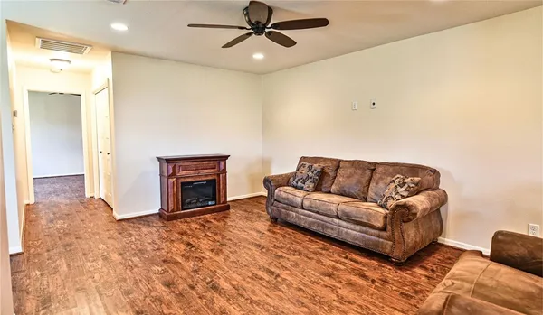 $1,250 | 334 County Road 334, Caldwell, TX 77836