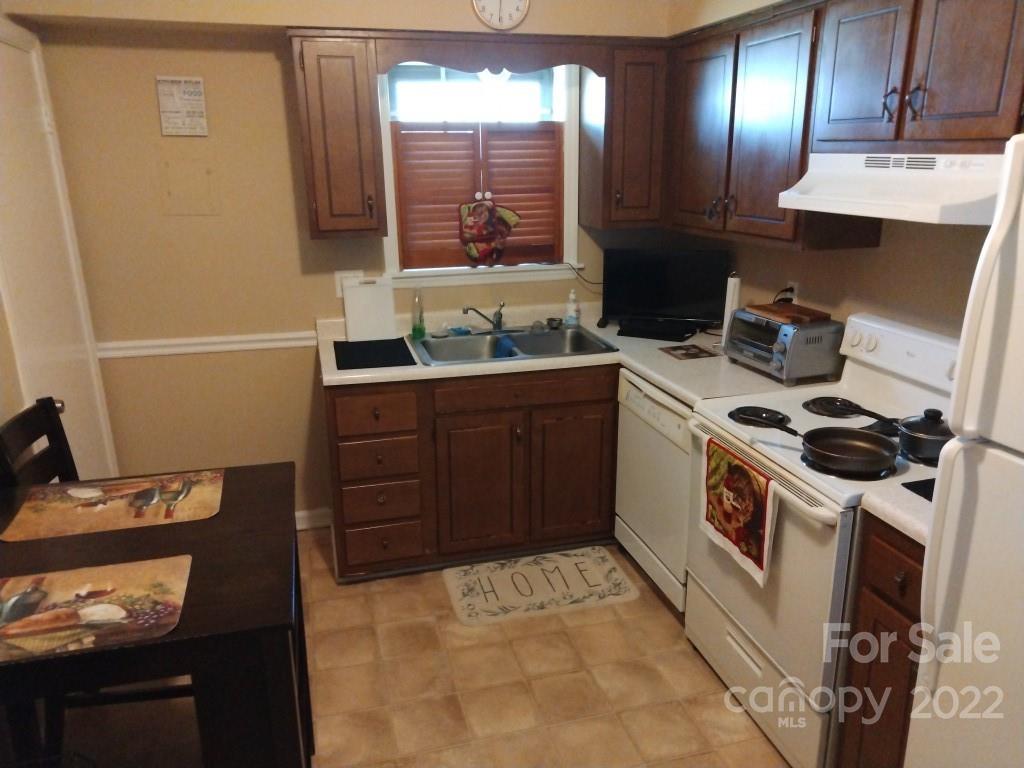 5805 Hunting Ridge Lane, Unit H Charlotte, NC 28212 - Photo 2 of 6