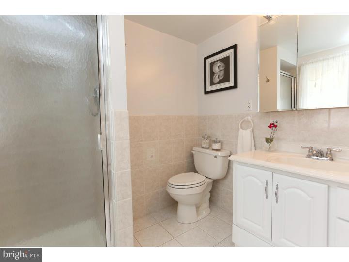 9753 Glenhope Road Philadelphia, PA 19115 - Photo 17 of 25 Bathroom