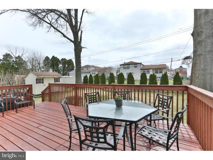 9753 Glenhope Road Philadelphia, PA 19115 - Photo 24 of 25 Deck
