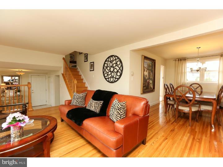 9753 Glenhope Road Philadelphia, PA 19115 - Photo 6 of 25 Living Room
