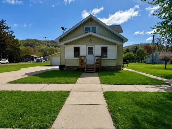 $249,000 | 152 North Ohio Street, Prairie du Chien, WI 53821