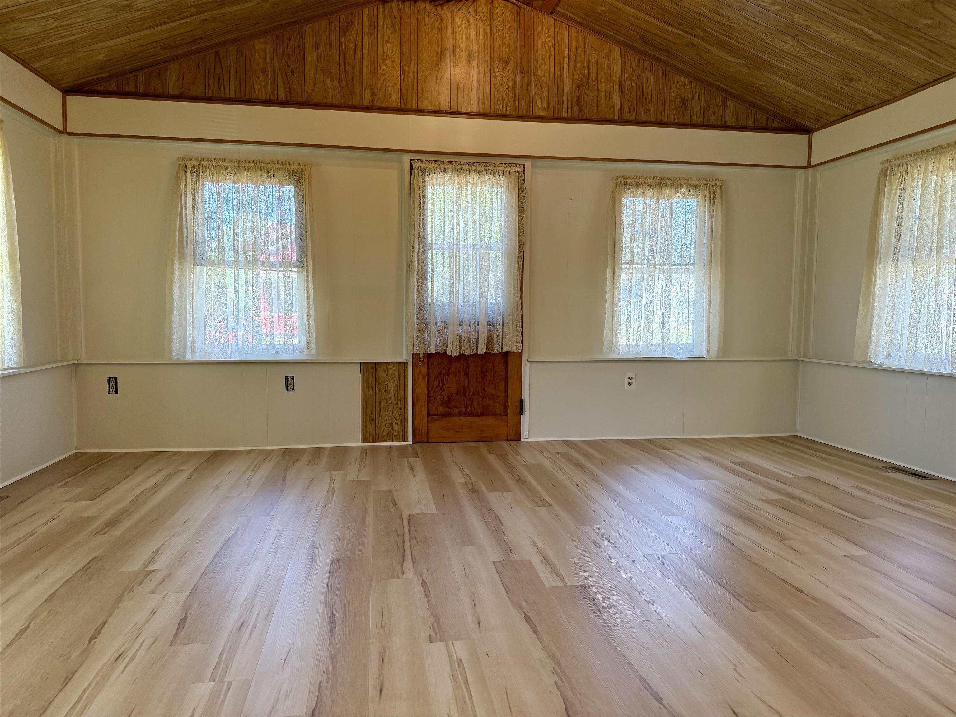 152 North Ohio Street Prairie du Chien, WI 53821 - Photo 12 of 33