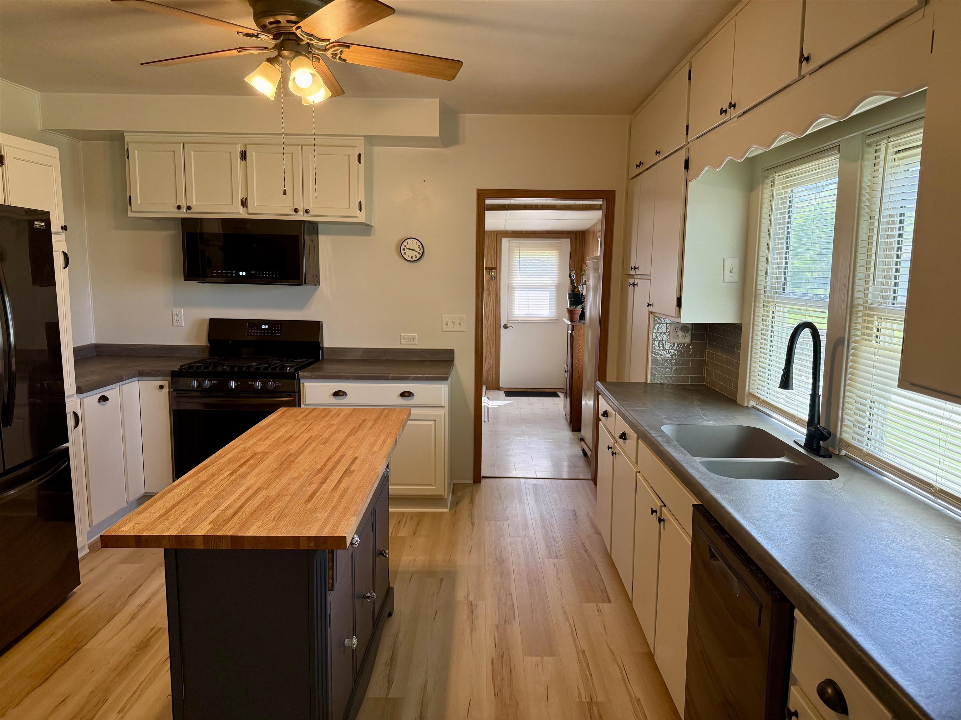 152 North Ohio Street Prairie du Chien, WI 53821 - Photo 14 of 33