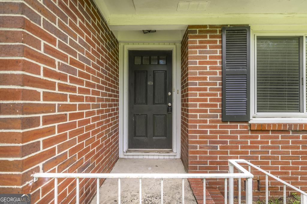 1049 Newport Road Macon, GA 31210 - Photo 4 of 34