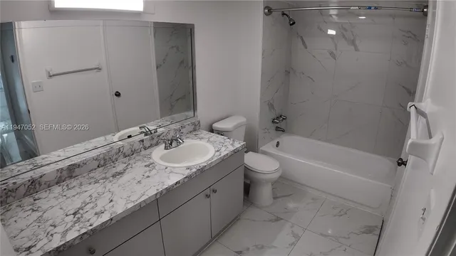 $2,132 | 11110 Southwest 196th Street, Unit A209, Cutler Bay, FL 33157