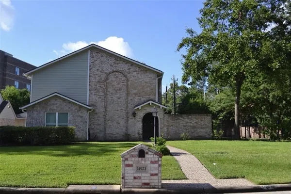 $4,250 | 14923 Perthshire Road, Houston, TX 77079