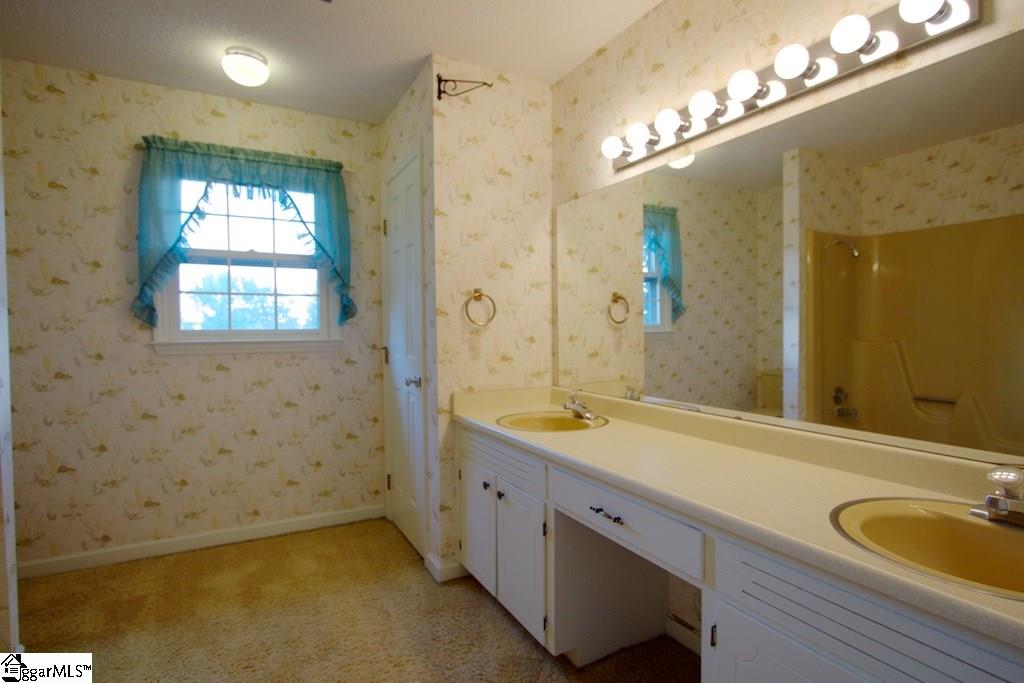 312 North Suber Road Greer, SC 29651 - Photo 13 of 21
